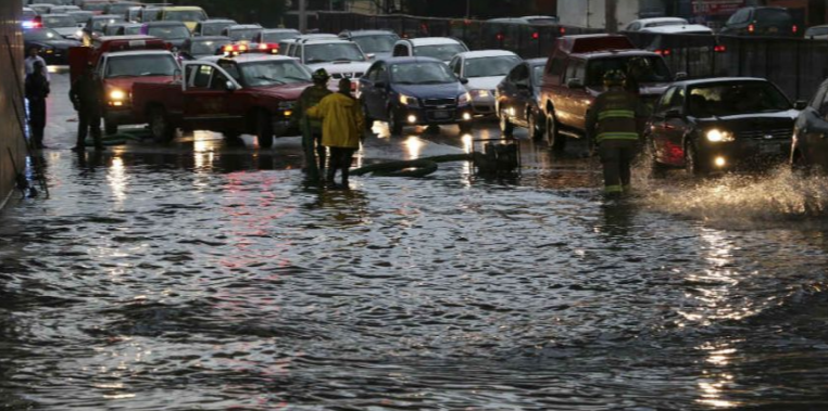 Resultado de imagen para Lluvias dejan encharcamientos en el poniente de la capital