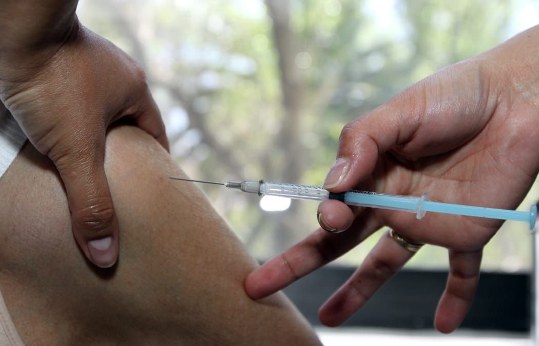 IMSS atenderá temporada invernal con 13 millones de vacunas contra influenza